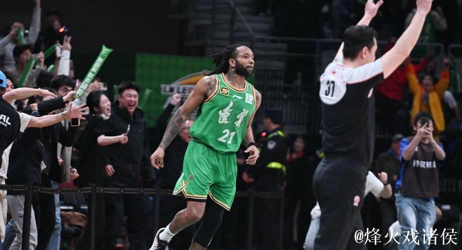 威尔斯前三节独揽24分，辽宁队大比分领先广厦19分